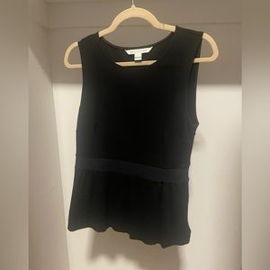 Cute top by dvf that cinches and flares slightly